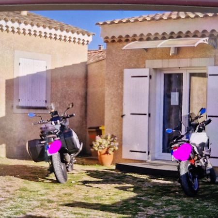 Petite maison meublée entre Avignon et Carpentras Morieres-les-Avignon Extérieur photo