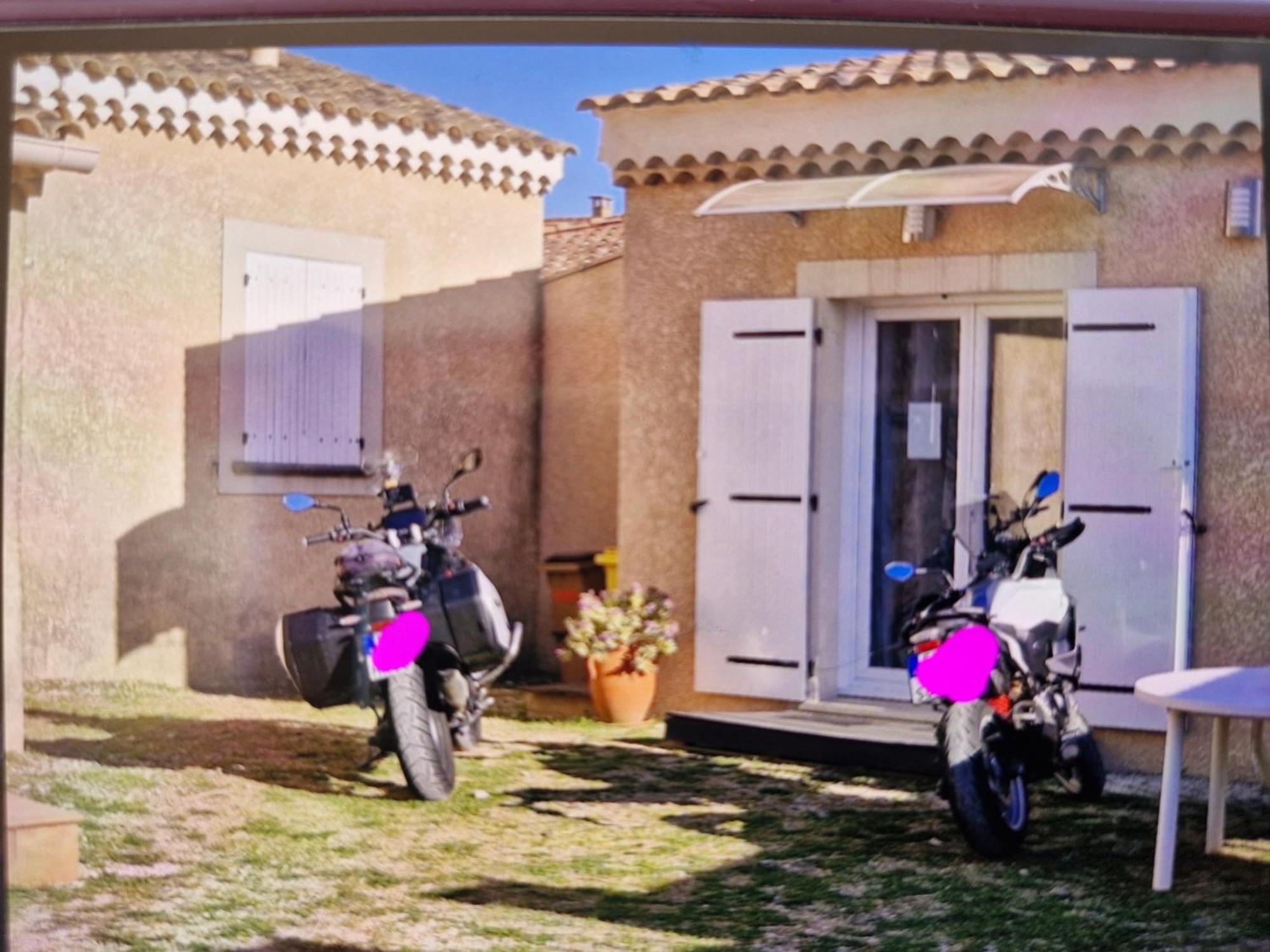 Petite maison meublée entre Avignon et Carpentras Morieres-les-Avignon Extérieur photo